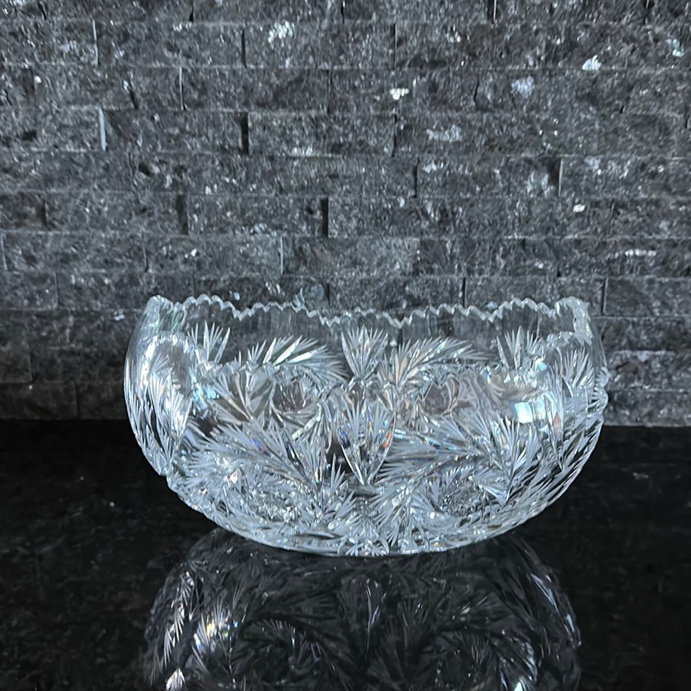 Pinwheel Crystal bowl. Excellent condition!